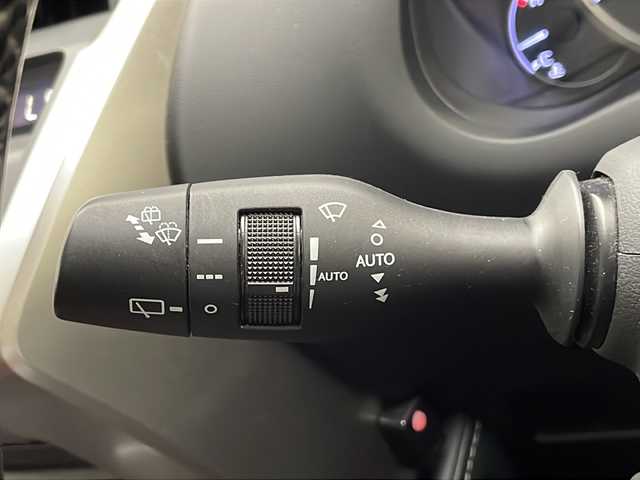レクサス ＮＸ 300h Iパッケージ 宮崎県 2017(平29)年 5.8万km ソニッククォーツ 禁煙車/レクサスセーフティシステム/純正10.25型ナビTV/（CD/DVD/MSV/Blu-ray/Bluetooth/フルセグTV)/純正バックカメラ/サイドカメラ/純正ビルトイン2.0ETC/純正3眼LEDオートライト/純正LEDフォグ/純正18インチアルミ/純正フロアマット/プリクラッシュセーフティ/アダプティブクルーズコントロール/レーンディパーチャーアラート/オートマチックハイビーム/クリアランスソナー/本革シート/前席パワーシート/シートヒーター/パワーチルトステアリング/パドルシフト/ステアリングヒーター/パワーバックドア/デュアルオートエアコン（ナノイー）/スマートキー/プッシュエンジンスタート/新車時保証書/取扱い説明書