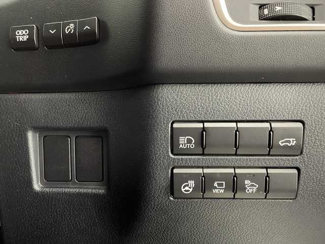 レクサス ＮＸ 300h Iパッケージ 宮崎県 2017(平29)年 5.8万km ソニッククォーツ 禁煙車/レクサスセーフティシステム/純正10.25型ナビTV/（CD/DVD/MSV/Blu-ray/Bluetooth/フルセグTV)/純正バックカメラ/サイドカメラ/純正ビルトイン2.0ETC/純正3眼LEDオートライト/純正LEDフォグ/純正18インチアルミ/純正フロアマット/プリクラッシュセーフティ/アダプティブクルーズコントロール/レーンディパーチャーアラート/オートマチックハイビーム/クリアランスソナー/本革シート/前席パワーシート/シートヒーター/パワーチルトステアリング/パドルシフト/ステアリングヒーター/パワーバックドア/デュアルオートエアコン（ナノイー）/スマートキー/プッシュエンジンスタート/新車時保証書/取扱い説明書