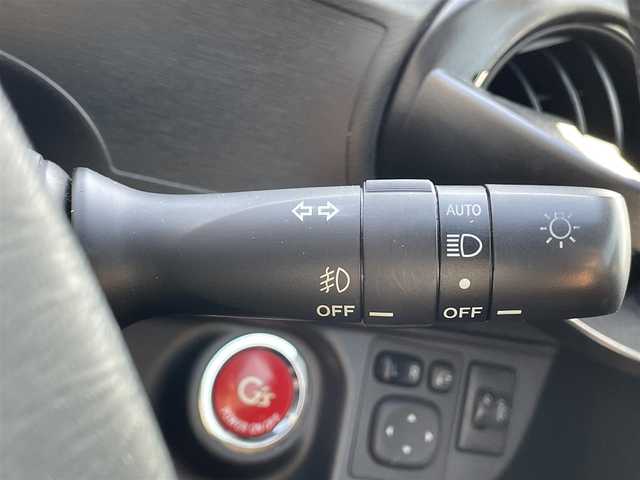 トヨタ アクア G G’s 滋賀県 2014(平26)年 6.8万km ライムホワイトパールクリスタルシャイン 禁煙車/社外ナビ/CD/DVD/Bluetooth/フルセグTV/バックカメラ/ハーフレザーシート/シートヒーター/ETC/ステアリングスイッチ/LEDヘッドライト/オートライト/プッシュスタート/スマートキー/純正アルミホイール