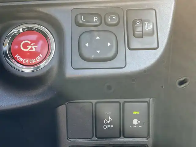 トヨタ アクア G G’s 滋賀県 2014(平26)年 6.8万km ライムホワイトパールクリスタルシャイン 禁煙車/社外ナビ/CD/DVD/Bluetooth/フルセグTV/バックカメラ/ハーフレザーシート/シートヒーター/ETC/ステアリングスイッチ/LEDヘッドライト/オートライト/プッシュスタート/スマートキー/純正アルミホイール