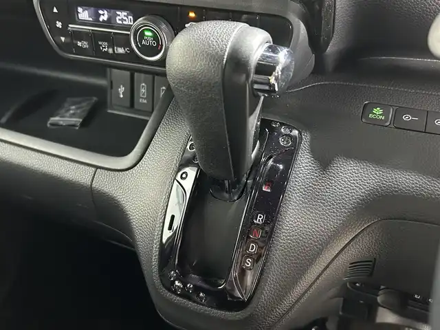 ホンダ Ｎ ＢＯＸ カスタム G EX ターボ ホンダセンシング 大阪府 2018(平30)年 4.7万km プラチナホワイトパール 純正ナビ(フルセグ/DVD再生/Bluetooth) バックカメラ ETC 両側パワースライドドア ハーフレザー 衝突軽減 レーダークルコン レーンアシスト スマートキー プッシュスタート ドラレコ
