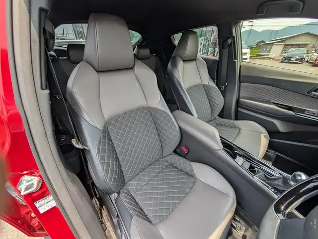 トヨタ Ｃ－ＨＲ G 福井県 2020(令2)年 4.1万km エモーショナルレッドⅡ ワンオーナー車/純正18インチAW/全車速追従機能付クルーズコントロール/前後コーナーセンサー/ビルトインETC/LEDヘッドライト/Fフォグ/SOSボタン/オートホールド/衝突被害軽減システム/純正メモリナビ/レーンキープアシスト/横滑り防止装置/盗難防止装置/アイドリングストップ/スタッドレスタイヤ積込/ダブル＋サイドエアバッグ/カーテンエアバッグ/純正フロアマット