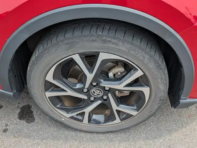 トヨタ Ｃ－ＨＲ G 福井県 2020(令2)年 4.1万km エモーショナルレッドⅡ ワンオーナー車/純正18インチAW/全車速追従機能付クルーズコントロール/前後コーナーセンサー/ビルトインETC/LEDヘッドライト/Fフォグ/SOSボタン/オートホールド/衝突被害軽減システム/純正メモリナビ/レーンキープアシスト/横滑り防止装置/盗難防止装置/アイドリングストップ/スタッドレスタイヤ積込/ダブル＋サイドエアバッグ/カーテンエアバッグ/純正フロアマット