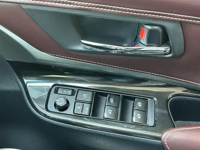 トヨタ ハリアー プログレス 大阪府 2018(平30)年 4.9万km ブラック マイコン制御＆スライド電動ムーンルーフ/JBLプレミアムサウンド/純正SDナビ（9.2インチ）/・フルセグテレビ/AM/FM/BT  /パノラミックビューモニター/安全装備/・プリクラッシュセーフティ（歩行者［昼］検知機能付衝突回避支援　　タイプ/ミリ波レーダー＋単眼カメラ方式）/・レーンディバーチャーアラート（スアリング制御付き）/・アダプティブハイビームシステム（AHS）/・レーダークルーズコントロール/・インテリジェントクリアランスソナー/・ドライブスタートコントロール/・車両接近通報装置/盗難防止システム/インテリジェントクリアランスソナー/ドライブレコーダー（NX-DR200S）/プッシュスタート/ドアバイザー/アイドリングストップ/ETC/取扱説明書/保証書/記録簿（H30.3/H30.9/R2.12/R5.1/R7.3)/スペアキー2本