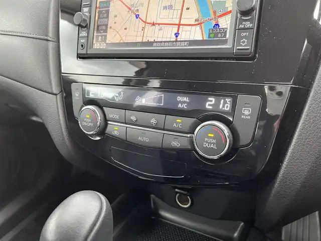 日産 エクストレイル 20X 鳥取県 2018(平30)年 3.3万km ダイヤモンドブラック ４・W・D/ワンオーナー/純正ナビ/TV/CD/BT/バックカメラ/エマージェンシーブレーキ/LEDヘットライト/純正18インチアルミホイール/プッシュエンジンスタート/４WD切替スイッチ/パワーバックドア/合皮レザーシート/アイドリングストップ/スペアキーｘ１/社外アルミスタットレスセット積込/（タイヤ溝　6-7分山）/フロアマット・バイザー