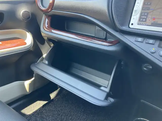 トヨタ アクア G 静岡県 2013(平25)年 7.6万km スーパーレッドⅤ 純正メモリーナビ(NSCP-W62)/　AM FM CD Bluetooth ワンセグ/LEDオートヘッドランプ/革巻きステアリング/ステアリングスイッチ/スマートキー＆プッシュスタート/社外16インチアルミホイール/ECO/EV MODE/スポーツペダル/純正ラゲッジマット/純正フロアマット/レザー調シートカバー/ワンオーナー/ETC/バックモニター