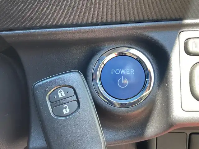 トヨタ アクア G 静岡県 2013(平25)年 7.6万km スーパーレッドⅤ 純正メモリーナビ(NSCP-W62)/　AM FM CD Bluetooth ワンセグ/LEDオートヘッドランプ/革巻きステアリング/ステアリングスイッチ/スマートキー＆プッシュスタート/社外16インチアルミホイール/ECO/EV MODE/スポーツペダル/純正ラゲッジマット/純正フロアマット/レザー調シートカバー/ワンオーナー/ETC/バックモニター