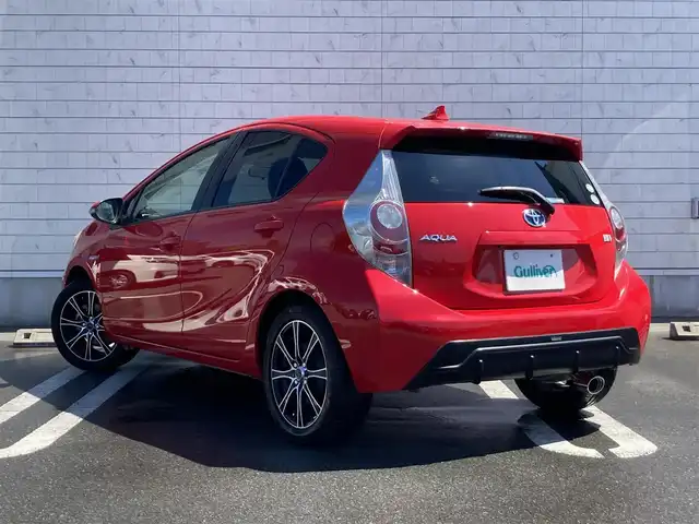 トヨタ アクア G 静岡県 2013(平25)年 7.6万km スーパーレッドⅤ 純正メモリーナビ(NSCP-W62)/　AM FM CD Bluetooth ワンセグ/LEDオートヘッドランプ/革巻きステアリング/ステアリングスイッチ/スマートキー＆プッシュスタート/社外16インチアルミホイール/ECO/EV MODE/スポーツペダル/純正ラゲッジマット/純正フロアマット/レザー調シートカバー/ワンオーナー/ETC/バックモニター