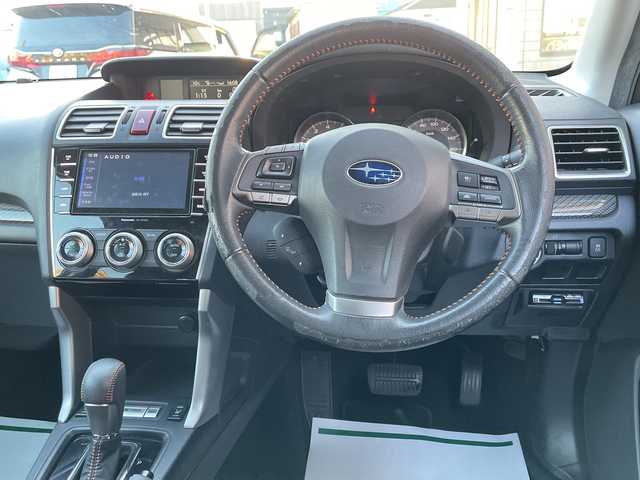 スバル フォレスター Xブレイク 神奈川県 2015(平27)年 5.4万km クォーツブルーP ワンオーナー/純正ディーラーナビ/(CD/DVD/SD/USB/BT/フルセグTV)/バックカメラ/衝突被害軽減ブレーキ/レーンキープアシスト/横滑り防止装置/レーダークルーズコントロール/アイドリングストップ/パドルシフト/ハーフレザーシート/D/N席シートヒーター/D/N席パワーシート/ETC/ルーフレール/純正フロアマット/オートライト/ステアリングスイッチ/スペアキー×1/保証書/取扱説明書