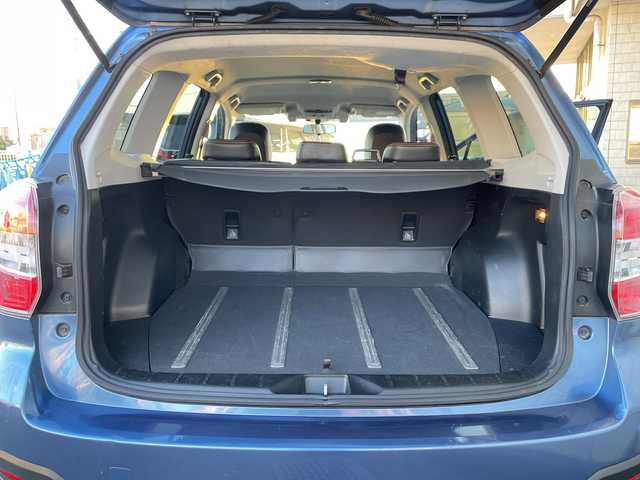 スバル フォレスター Xブレイク 神奈川県 2015(平27)年 5.4万km クォーツブルーP ワンオーナー/純正ディーラーナビ/(CD/DVD/SD/USB/BT/フルセグTV)/バックカメラ/衝突被害軽減ブレーキ/レーンキープアシスト/横滑り防止装置/レーダークルーズコントロール/アイドリングストップ/パドルシフト/ハーフレザーシート/D/N席シートヒーター/D/N席パワーシート/ETC/ルーフレール/純正フロアマット/オートライト/ステアリングスイッチ/スペアキー×1/保証書/取扱説明書