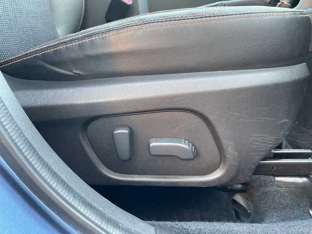 スバル フォレスター Xブレイク 神奈川県 2015(平27)年 5.4万km クォーツブルーP ワンオーナー/純正ディーラーナビ/(CD/DVD/SD/USB/BT/フルセグTV)/バックカメラ/衝突被害軽減ブレーキ/レーンキープアシスト/横滑り防止装置/レーダークルーズコントロール/アイドリングストップ/パドルシフト/ハーフレザーシート/D/N席シートヒーター/D/N席パワーシート/ETC/ルーフレール/純正フロアマット/オートライト/ステアリングスイッチ/スペアキー×1/保証書/取扱説明書