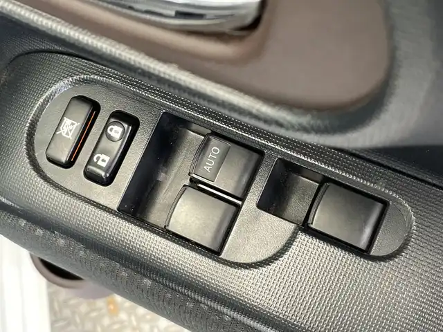 トヨタ スペイド F クイーンⅢ 栃木県 2018(平30)年 5.2万km ホワイトパールクリスタルシャイン 純正メモリナビ/（CD/フルセグTV/Bluetooth/SD）/ETC/片側パワースライドドア/禁煙車/オートライト/HIDヘッドライト/横滑り防止装置/スマートキー/プッシュスタート/アイドリングストップ/純正フロアマット/ウィンカーミラー/メッキミラー/ドアバイザー