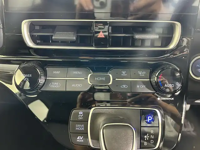 トヨタ アクア Z 佐賀県 2021(令3)年 6.4万km ブラックマイカ 純正10.5インチディスプレイオーディオ/フルセグTV/Bluetooth/Androidauto/Applecarplay/全方位バックカメラ/衝突被害軽減装置/レーダークルーズコントロール/ブラインドスポットモニター/レーンアシスト/ロードサインアシスト/パーキングサポートブレーキ/オートライト/オートマチックハイビーム/LEDヘッドライト/LEDフォグライト/電子パーキング/ブレーキホールド/ビルトインETC/ステアリングヒーター/運転席・助手席シートヒーター/ハーフレザーシート/純正16インチアルミホイール/純正フロアマット