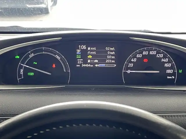 トヨタ シエンタ ハイブリッド ファンベースG セーフティED 兵庫県 2020(令2)年 3.5万km シルバーM ・Toyota　Safety　Sense/・プリクラッシュセーフティ/・レーンディパチャーアラート/・オートマチックハイビーム/・パーキングサポートブレーキ/・クリアランスソナー/・先行車発進告知/・誤発進抑制機能/・LEDランプパッケージ/・Bi-Beam LEDヘッドランプ/・LEDフロントフォグランプ/・リヤコンビネーションランプ/・コンライト/・スーパーUVカット＆シートヒーターパッケージ/UVカットガラス/・シートヒーター/・ステアリングヒーター/・純正SDナビ（NSZT-W68T）/CD/DVD/Bluetooth/TV/HDMI/・パノラミックビューモニター/・ビルトインETC/・AC１００V/・クルーズコントロール/・ステアリングスイッチ/・両側パワースライドドア/・純正フロアマット/・ドアバイザー/・スマートキー/・プッシュスタート/・革巻きステアリング