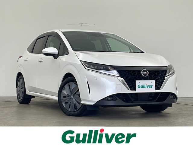 日産 ノート X FOUR 秋田県 2022(令4)年 4万km ピュアホワイトパール 4WD/全方位カメラ　/衝突被害軽減システム　/横滑り防止装置　/デジタルルームミラー　/前席シートヒーター　/ステアリングヒーター　/LEDヘッドライト　/フォグランプ　/オートマチックハイビーム/インテリジェントキー　/前後クリアランスソナー/純正ドアバイザー/純正アルミホイールキャップ/純正フロアマット/ステアリングスイッチ/電動パーキング/オートブレーキホールド/スペアキー/プッシュスタート