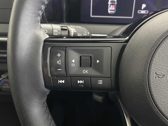 日産 ノート X FOUR 秋田県 2022(令4)年 4万km ピュアホワイトパール 4WD/全方位カメラ　/衝突被害軽減システム　/横滑り防止装置　/デジタルルームミラー　/前席シートヒーター　/ステアリングヒーター　/LEDヘッドライト　/フォグランプ　/オートマチックハイビーム/インテリジェントキー　/前後クリアランスソナー/純正ドアバイザー/純正アルミホイールキャップ/純正フロアマット/ステアリングスイッチ/電動パーキング/オートブレーキホールド/スペアキー/プッシュスタート