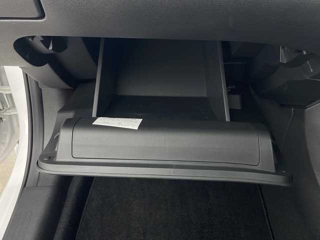 日産 ノート X FOUR 秋田県 2022(令4)年 4万km ピュアホワイトパール 4WD/全方位カメラ　/衝突被害軽減システム　/横滑り防止装置　/デジタルルームミラー　/前席シートヒーター　/ステアリングヒーター　/LEDヘッドライト　/フォグランプ　/オートマチックハイビーム/インテリジェントキー　/前後クリアランスソナー/純正ドアバイザー/純正アルミホイールキャップ/純正フロアマット/ステアリングスイッチ/電動パーキング/オートブレーキホールド/スペアキー/プッシュスタート