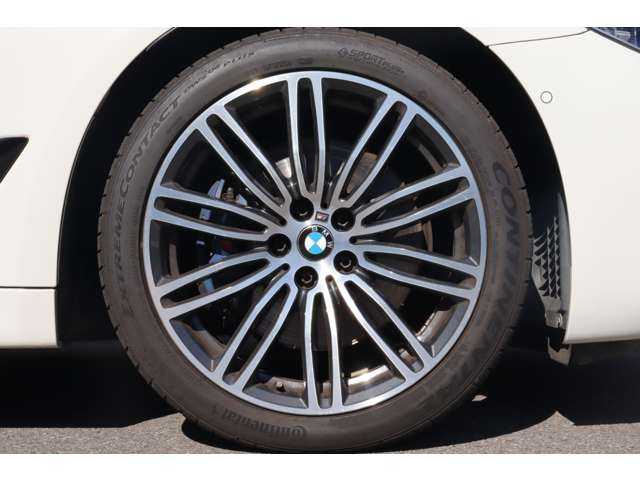 ＢＭＷ ５３０ｉ Mスポーツ 大分県 2018(平30)年 4.6万km アルピンホワイトⅢ 当店買取車両/インテリジェントセーフティ/アダプティブクルーズコントロール/ブラインドスポットモニター/純正ナビ/地デジ/Bluetooth/３６０°カメラ/黒革/全席シートＨ/パワーシート/パドルシフト/ＬＥＤヘッドライト/オートハイビーム/純正１９インチＡＷ/ミラー一体型ＥＴＣ/社外ドライブレコーダー（HDR360G）