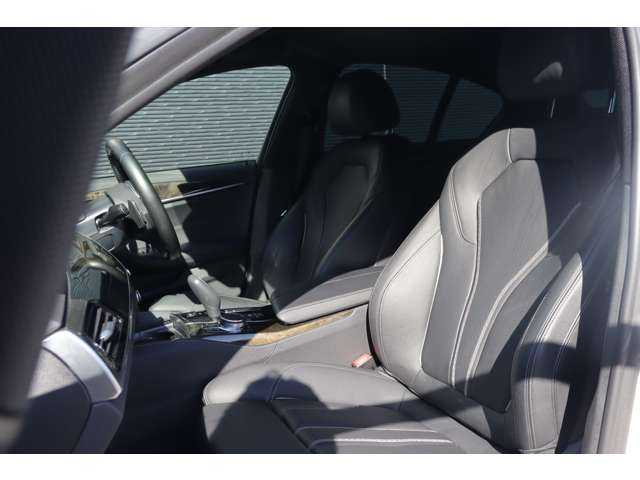 ＢＭＷ ５３０ｉ Mスポーツ 大分県 2018(平30)年 4.6万km アルピンホワイトⅢ 当店買取車両/インテリジェントセーフティ/アダプティブクルーズコントロール/ブラインドスポットモニター/純正ナビ/地デジ/Bluetooth/３６０°カメラ/黒革/全席シートＨ/パワーシート/パドルシフト/ＬＥＤヘッドライト/オートハイビーム/純正１９インチＡＷ/ミラー一体型ＥＴＣ/社外ドライブレコーダー（HDR360G）