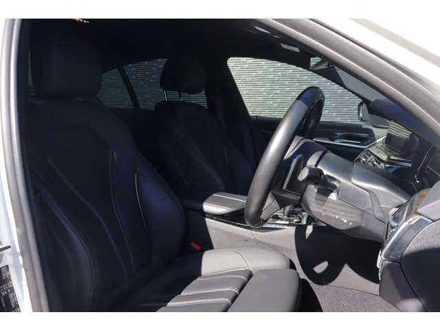 ＢＭＷ ５３０ｉ Mスポーツ 大分県 2018(平30)年 4.6万km アルピンホワイトⅢ 当店買取車両/インテリジェントセーフティ/アダプティブクルーズコントロール/ブラインドスポットモニター/純正ナビ/地デジ/Bluetooth/３６０°カメラ/黒革/全席シートＨ/パワーシート/パドルシフト/ＬＥＤヘッドライト/オートハイビーム/純正１９インチＡＷ/ミラー一体型ＥＴＣ/社外ドライブレコーダー（HDR360G）