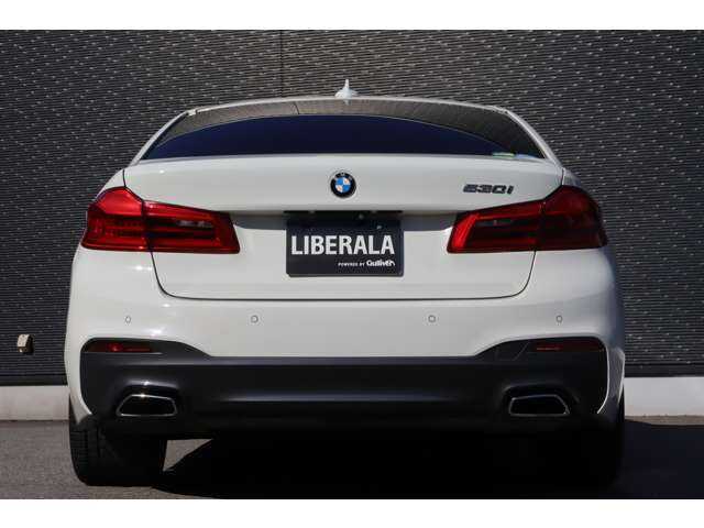 ＢＭＷ ５３０ｉ Mスポーツ 大分県 2018(平30)年 4.6万km アルピンホワイトⅢ 当店買取車両/インテリジェントセーフティ/アダプティブクルーズコントロール/ブラインドスポットモニター/純正ナビ/地デジ/Bluetooth/３６０°カメラ/黒革/全席シートＨ/パワーシート/パドルシフト/ＬＥＤヘッドライト/オートハイビーム/純正１９インチＡＷ/ミラー一体型ＥＴＣ/社外ドライブレコーダー（HDR360G）