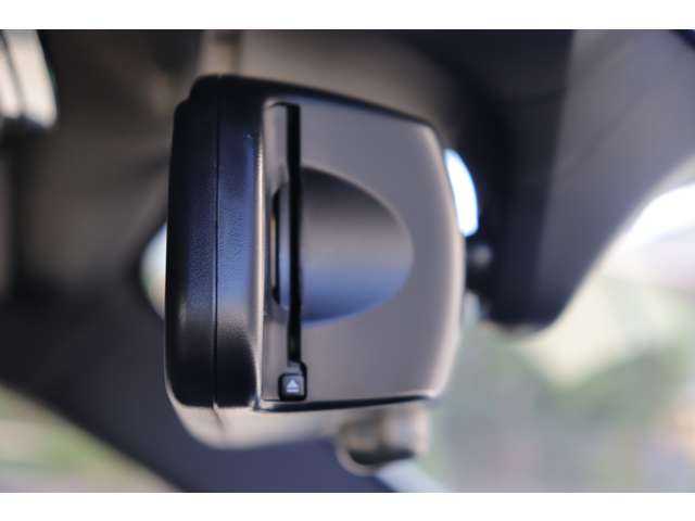 ＢＭＷ ５３０ｉ Mスポーツ 大分県 2018(平30)年 4.6万km アルピンホワイトⅢ 当店買取車両/インテリジェントセーフティ/アダプティブクルーズコントロール/ブラインドスポットモニター/純正ナビ/地デジ/Bluetooth/３６０°カメラ/黒革/全席シートＨ/パワーシート/パドルシフト/ＬＥＤヘッドライト/オートハイビーム/純正１９インチＡＷ/ミラー一体型ＥＴＣ/社外ドライブレコーダー（HDR360G）