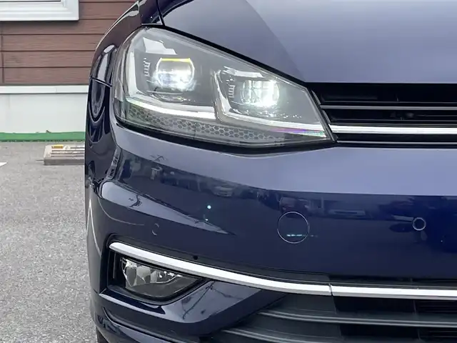 フォルクスワーゲン ゴルフ TSI ハイライン マイスター 栃木県 2020(令2)年 4.6万km 紺 黒革シート　/純正ナビ　/CD/DVD/Blutooth　/バックカメラ　/エマージェンシーブレーキ　/レーンキープアシスト　/アダクティブクルーズコントロール　/ブラインドスポットディテクション　/エレクトロニックパーキングブレーキ　/パーキングアシスト　/前後コーナーセンサー　/ETC2.0　/前席シートヒーター　/スペアキー1本