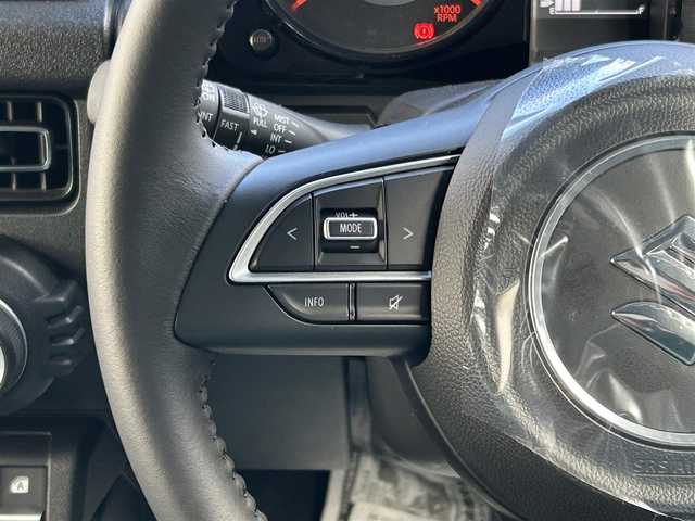 スズキ ジムニー ノマド FC 道東・釧路十勝 2025(令7)年 0.1千km Ｄグリーン 未使用/ワンオーナー/4WD/デュアルカメラブレーキサポート/・衝突被害軽減ブレーキ/・後退時ブレーキサポート/・誤発進抑制機能/・後方誤発進抑制機能/・アクティブクルーズコントロール/ステアリングスイッチ/アイドリングストップ/スマートキー/スペアキー/シートヒーター（D+N席）/背面タイヤ/純正AWサマータイヤ/横滑り防止装置/コーナーセンサー/レーンキープアシスト/オートライト/ダウンヒルアシストコントロール/純正LEDヘッドライト/保証書/取扱説明書/記録簿