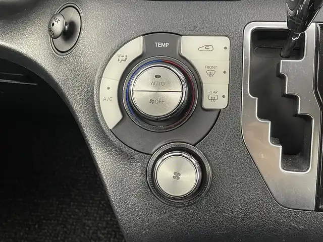 トヨタ シエンタ G クエロ 千葉県 2018(平30)年 2.8万km ブラックマイカ セーフティセンスC/・プリクラッシュセーフティ/・レーンディパーチャーアラート/・オートマチックハイビーム/純正７インチメモリーナビ/・Bluetooth/・フルセグTV/・バックカメラ/両側パワースライドドア/ハーフレザーシート/LEDヘッドライト/スマートキー/純正ビルトインETC