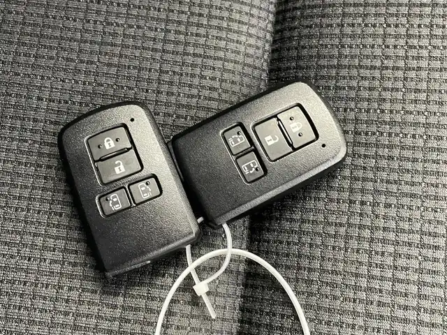 トヨタ シエンタ G クエロ 千葉県 2018(平30)年 2.8万km ブラックマイカ セーフティセンスC/・プリクラッシュセーフティ/・レーンディパーチャーアラート/・オートマチックハイビーム/純正７インチメモリーナビ/・Bluetooth/・フルセグTV/・バックカメラ/両側パワースライドドア/ハーフレザーシート/LEDヘッドライト/スマートキー/純正ビルトインETC