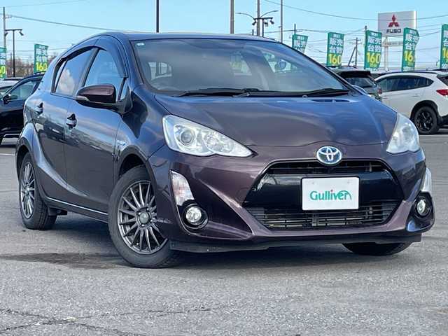 トヨタ アクア G ブラックソフトレザーセレ 道央・札幌 2015(平27)年 15.7万km ディープアメジストマイカメタリック ワンオーナー/寒冷地仕様/社外SDナビ/CD/DVD/BT/フルセグ/横滑り防止装置/クルーズコントロール/バックカメラ/ビルトインETC/ECOMODE/EVMODE/ワイパーデアイサー/ハーフレザーシート/革巻きステアリング/プッシュスタート/スマートキー/ハロゲンヘッドライト/オートライト/フォグランプ/ヘッドライトレベライザー/電動格納ミラー/ウィンカーミラー/純正フロアマット/ドアバイザー/社外AW付夏タイヤ積込/175/65/R15/2020年/山5mm