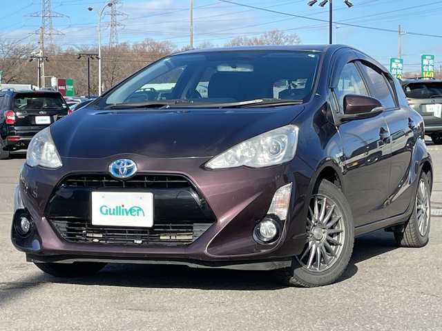 トヨタ アクア G ブラックソフトレザーセレ 道央・札幌 2015(平27)年 15.7万km ディープアメジストマイカメタリック ワンオーナー/寒冷地仕様/社外SDナビ/CD/DVD/BT/フルセグ/横滑り防止装置/クルーズコントロール/バックカメラ/ビルトインETC/ECOMODE/EVMODE/ワイパーデアイサー/ハーフレザーシート/革巻きステアリング/プッシュスタート/スマートキー/ハロゲンヘッドライト/オートライト/フォグランプ/ヘッドライトレベライザー/電動格納ミラー/ウィンカーミラー/純正フロアマット/ドアバイザー/社外AW付夏タイヤ積込/175/65/R15/2020年/山5mm