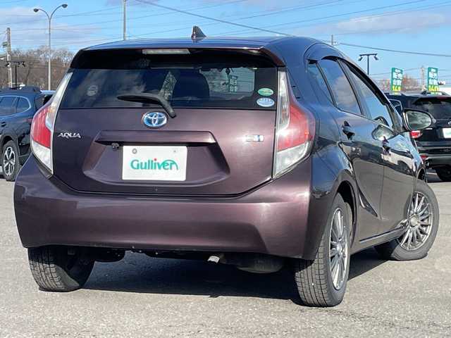 トヨタ アクア G ブラックソフトレザーセレ 道央・札幌 2015(平27)年 15.7万km ディープアメジストマイカメタリック ワンオーナー/寒冷地仕様/社外SDナビ/CD/DVD/BT/フルセグ/横滑り防止装置/クルーズコントロール/バックカメラ/ビルトインETC/ECOMODE/EVMODE/ワイパーデアイサー/ハーフレザーシート/革巻きステアリング/プッシュスタート/スマートキー/ハロゲンヘッドライト/オートライト/フォグランプ/ヘッドライトレベライザー/電動格納ミラー/ウィンカーミラー/純正フロアマット/ドアバイザー/社外AW付夏タイヤ積込/175/65/R15/2020年/山5mm