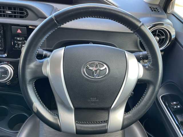 トヨタ アクア G ブラックソフトレザーセレ 道央・札幌 2015(平27)年 15.7万km ディープアメジストマイカメタリック ワンオーナー/寒冷地仕様/社外SDナビ/CD/DVD/BT/フルセグ/横滑り防止装置/クルーズコントロール/バックカメラ/ビルトインETC/ECOMODE/EVMODE/ワイパーデアイサー/ハーフレザーシート/革巻きステアリング/プッシュスタート/スマートキー/ハロゲンヘッドライト/オートライト/フォグランプ/ヘッドライトレベライザー/電動格納ミラー/ウィンカーミラー/純正フロアマット/ドアバイザー/社外AW付夏タイヤ積込/175/65/R15/2020年/山5mm