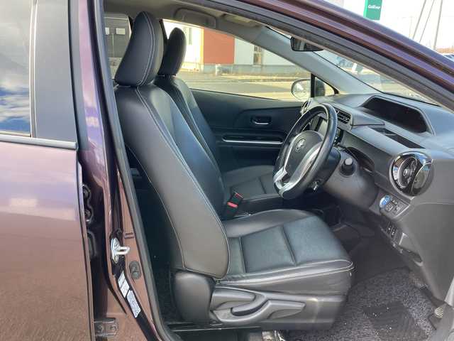 トヨタ アクア G ブラックソフトレザーセレ 道央・札幌 2015(平27)年 15.7万km ディープアメジストマイカメタリック ワンオーナー/寒冷地仕様/社外SDナビ/CD/DVD/BT/フルセグ/横滑り防止装置/クルーズコントロール/バックカメラ/ビルトインETC/ECOMODE/EVMODE/ワイパーデアイサー/ハーフレザーシート/革巻きステアリング/プッシュスタート/スマートキー/ハロゲンヘッドライト/オートライト/フォグランプ/ヘッドライトレベライザー/電動格納ミラー/ウィンカーミラー/純正フロアマット/ドアバイザー/社外AW付夏タイヤ積込/175/65/R15/2020年/山5mm