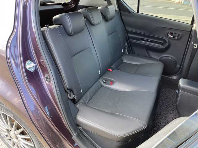 トヨタ アクア G ブラックソフトレザーセレ 道央・札幌 2015(平27)年 15.7万km ディープアメジストマイカメタリック ワンオーナー/寒冷地仕様/社外SDナビ/CD/DVD/BT/フルセグ/横滑り防止装置/クルーズコントロール/バックカメラ/ビルトインETC/ECOMODE/EVMODE/ワイパーデアイサー/ハーフレザーシート/革巻きステアリング/プッシュスタート/スマートキー/ハロゲンヘッドライト/オートライト/フォグランプ/ヘッドライトレベライザー/電動格納ミラー/ウィンカーミラー/純正フロアマット/ドアバイザー/社外AW付夏タイヤ積込/175/65/R15/2020年/山5mm