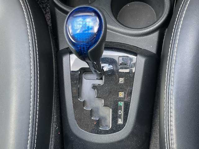 トヨタ アクア G ブラックソフトレザーセレ 道央・札幌 2015(平27)年 15.7万km ディープアメジストマイカメタリック ワンオーナー/寒冷地仕様/社外SDナビ/CD/DVD/BT/フルセグ/横滑り防止装置/クルーズコントロール/バックカメラ/ビルトインETC/ECOMODE/EVMODE/ワイパーデアイサー/ハーフレザーシート/革巻きステアリング/プッシュスタート/スマートキー/ハロゲンヘッドライト/オートライト/フォグランプ/ヘッドライトレベライザー/電動格納ミラー/ウィンカーミラー/純正フロアマット/ドアバイザー/社外AW付夏タイヤ積込/175/65/R15/2020年/山5mm