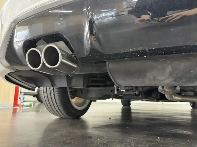 レクサス ＣＴ 200h バージョンL 三重県 2016(平28)年 5.6万km ソニッククォーツ ハイブリッド/FF/MTモード付インパネCVT/純正 7インチナビ/（AM/FM/CD/DVD/Blu-ray/SDREC/SD/USB/Bluetooth/AUX/TV）/バックガイドモニター/【OP】“マークレビンソン”プレミアムサラウンドサウンドシステム/モデリスタエアロ（F/S/R下）＋スポーツマフラー（左右4本出し、Φ65）/ビルトイン ETC/安全/・プリクラッシュセーフティ/・レーダークルコン（ブレーキ制御機能付）/・クリアランスソナー＆バックソナー/・車両接近通報装置/など/装備/・茶革シート（本革、色『サドルタン』）/・8wayパワーシート（D電動ランバーサポート・メモリー付8way/N4way）/・シートヒーター（D/N）/・【OP】ステアリングヒーター/・左右独立オートエアコン（花粉除去モード付）/・オートライト/・LED ヘッドランプ＆フロントフォグランプ/・パドルシフト/・雨滴感応式フロントワイパー/・自動防眩ルームミラー/・オート電動格納式ドアミラー（広角・自動防眩・リバース連動チルトダウン・メモリー・ヒーター付）/・プッシュスタート/・純正17inAW/・保/取/ナビ取/など