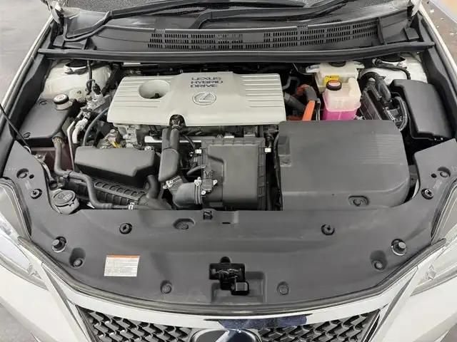 レクサス ＣＴ 200h バージョンL 三重県 2016(平28)年 5.6万km ソニッククォーツ ハイブリッド/FF/MTモード付インパネCVT/純正 7インチナビ/（AM/FM/CD/DVD/Blu-ray/SDREC/SD/USB/Bluetooth/AUX/TV）/バックガイドモニター/【OP】“マークレビンソン”プレミアムサラウンドサウンドシステム/モデリスタエアロ（F/S/R下）＋スポーツマフラー（左右4本出し、Φ65）/ビルトイン ETC/安全/・プリクラッシュセーフティ/・レーダークルコン（ブレーキ制御機能付）/・クリアランスソナー＆バックソナー/・車両接近通報装置/など/装備/・茶革シート（本革、色『サドルタン』）/・8wayパワーシート（D電動ランバーサポート・メモリー付8way/N4way）/・シートヒーター（D/N）/・【OP】ステアリングヒーター/・左右独立オートエアコン（花粉除去モード付）/・オートライト/・LED ヘッドランプ＆フロントフォグランプ/・パドルシフト/・雨滴感応式フロントワイパー/・自動防眩ルームミラー/・オート電動格納式ドアミラー（広角・自動防眩・リバース連動チルトダウン・メモリー・ヒーター付）/・プッシュスタート/・純正17inAW/・保/取/ナビ取/など