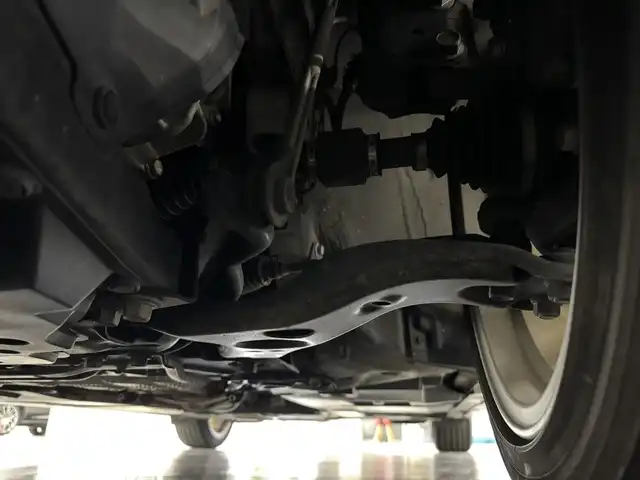 レクサス ＣＴ 200h バージョンL 三重県 2016(平28)年 5.6万km ソニッククォーツ ハイブリッド/FF/MTモード付インパネCVT/純正 7インチナビ/（AM/FM/CD/DVD/Blu-ray/SDREC/SD/USB/Bluetooth/AUX/TV）/バックガイドモニター/【OP】“マークレビンソン”プレミアムサラウンドサウンドシステム/モデリスタエアロ（F/S/R下）＋スポーツマフラー（左右4本出し、Φ65）/ビルトイン ETC/安全/・プリクラッシュセーフティ/・レーダークルコン（ブレーキ制御機能付）/・クリアランスソナー＆バックソナー/・車両接近通報装置/など/装備/・茶革シート（本革、色『サドルタン』）/・8wayパワーシート（D電動ランバーサポート・メモリー付8way/N4way）/・シートヒーター（D/N）/・【OP】ステアリングヒーター/・左右独立オートエアコン（花粉除去モード付）/・オートライト/・LED ヘッドランプ＆フロントフォグランプ/・パドルシフト/・雨滴感応式フロントワイパー/・自動防眩ルームミラー/・オート電動格納式ドアミラー（広角・自動防眩・リバース連動チルトダウン・メモリー・ヒーター付）/・プッシュスタート/・純正17inAW/・保/取/ナビ取/など