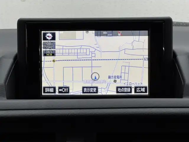 レクサス ＣＴ 200h バージョンL 三重県 2016(平28)年 5.6万km ソニッククォーツ ハイブリッド/FF/MTモード付インパネCVT/純正 7インチナビ/（AM/FM/CD/DVD/Blu-ray/SDREC/SD/USB/Bluetooth/AUX/TV）/バックガイドモニター/【OP】“マークレビンソン”プレミアムサラウンドサウンドシステム/モデリスタエアロ（F/S/R下）＋スポーツマフラー（左右4本出し、Φ65）/ビルトイン ETC/安全/・プリクラッシュセーフティ/・レーダークルコン（ブレーキ制御機能付）/・クリアランスソナー＆バックソナー/・車両接近通報装置/など/装備/・茶革シート（本革、色『サドルタン』）/・8wayパワーシート（D電動ランバーサポート・メモリー付8way/N4way）/・シートヒーター（D/N）/・【OP】ステアリングヒーター/・左右独立オートエアコン（花粉除去モード付）/・オートライト/・LED ヘッドランプ＆フロントフォグランプ/・パドルシフト/・雨滴感応式フロントワイパー/・自動防眩ルームミラー/・オート電動格納式ドアミラー（広角・自動防眩・リバース連動チルトダウン・メモリー・ヒーター付）/・プッシュスタート/・純正17inAW/・保/取/ナビ取/など