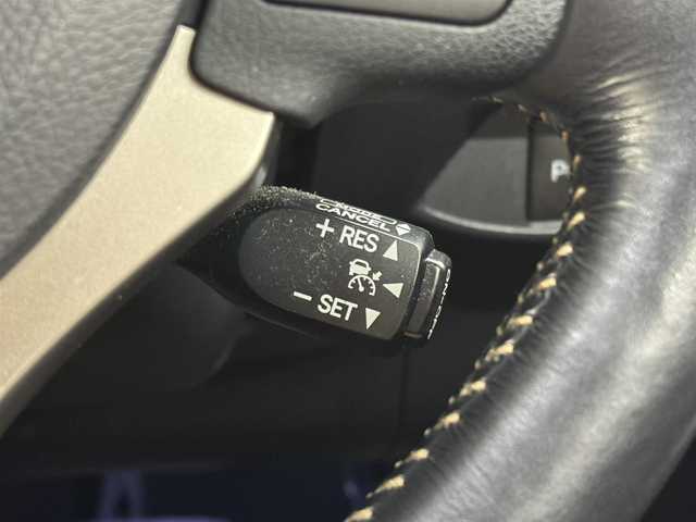 レクサス ＣＴ 200h バージョンL 三重県 2016(平28)年 5.6万km ソニッククォーツ ハイブリッド/FF/MTモード付インパネCVT/純正 7インチナビ/（AM/FM/CD/DVD/Blu-ray/SDREC/SD/USB/Bluetooth/AUX/TV）/バックガイドモニター/【OP】“マークレビンソン”プレミアムサラウンドサウンドシステム/モデリスタエアロ（F/S/R下）＋スポーツマフラー（左右4本出し、Φ65）/ビルトイン ETC/安全/・プリクラッシュセーフティ/・レーダークルコン（ブレーキ制御機能付）/・クリアランスソナー＆バックソナー/・車両接近通報装置/など/装備/・茶革シート（本革、色『サドルタン』）/・8wayパワーシート（D電動ランバーサポート・メモリー付8way/N4way）/・シートヒーター（D/N）/・【OP】ステアリングヒーター/・左右独立オートエアコン（花粉除去モード付）/・オートライト/・LED ヘッドランプ＆フロントフォグランプ/・パドルシフト/・雨滴感応式フロントワイパー/・自動防眩ルームミラー/・オート電動格納式ドアミラー（広角・自動防眩・リバース連動チルトダウン・メモリー・ヒーター付）/・プッシュスタート/・純正17inAW/・保/取/ナビ取/など