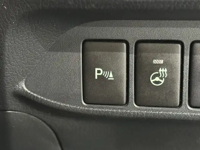 レクサス ＣＴ 200h バージョンL 三重県 2016(平28)年 5.6万km ソニッククォーツ ハイブリッド/FF/MTモード付インパネCVT/純正 7インチナビ/（AM/FM/CD/DVD/Blu-ray/SDREC/SD/USB/Bluetooth/AUX/TV）/バックガイドモニター/【OP】“マークレビンソン”プレミアムサラウンドサウンドシステム/モデリスタエアロ（F/S/R下）＋スポーツマフラー（左右4本出し、Φ65）/ビルトイン ETC/安全/・プリクラッシュセーフティ/・レーダークルコン（ブレーキ制御機能付）/・クリアランスソナー＆バックソナー/・車両接近通報装置/など/装備/・茶革シート（本革、色『サドルタン』）/・8wayパワーシート（D電動ランバーサポート・メモリー付8way/N4way）/・シートヒーター（D/N）/・【OP】ステアリングヒーター/・左右独立オートエアコン（花粉除去モード付）/・オートライト/・LED ヘッドランプ＆フロントフォグランプ/・パドルシフト/・雨滴感応式フロントワイパー/・自動防眩ルームミラー/・オート電動格納式ドアミラー（広角・自動防眩・リバース連動チルトダウン・メモリー・ヒーター付）/・プッシュスタート/・純正17inAW/・保/取/ナビ取/など