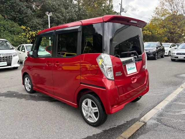 日産 デイズ ルークス ハイウェイスターX Gパッケージ 大阪府 2018(平30)年 4.3万km スパークリングレッドM 純正ナビ/アラウンドビューモニター/エマージェンシーブレーキ/車線逸脱警報/オートマチックハイビーム/両側パワースライドドア/ドライブレコーダー/ETC/LEDヘッドライト/スタッドレスタイヤ/社外アルミホイール/スマートキー×2