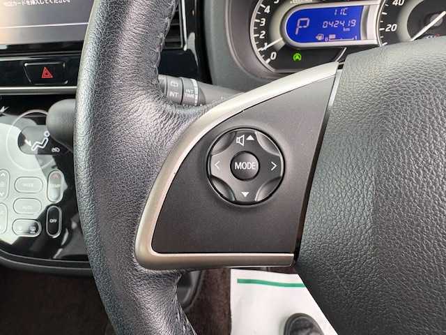 日産 デイズ ルークス ハイウェイスターX Gパッケージ 大阪府 2018(平30)年 4.3万km スパークリングレッドM 純正ナビ/アラウンドビューモニター/エマージェンシーブレーキ/車線逸脱警報/オートマチックハイビーム/両側パワースライドドア/ドライブレコーダー/ETC/LEDヘッドライト/スタッドレスタイヤ/社外アルミホイール/スマートキー×2