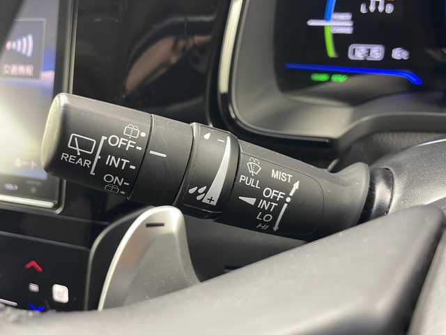 ホンダ シャトル ハイブリッド Z 愛知県 2016(平28)年 8万km ホワイトオーキッドパール 純正8型ナビ【VXM-165VFEi】/・CD/DVD/フルセグ/BT/純正ドライブレコーダー/バックカメラ/ハーフレザーシート/前席シートヒーター/衝突軽減システム/クルーズコントロール/横滑り防止装置/前後コーナーセンサー/ビルトインETC/LEDヘッドライト/パドルシフト/革巻きステアリング/ステアリングスイッチ/純正フロアマット/スマートキー＆プッシュスタート