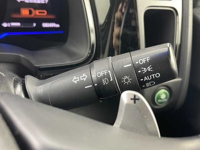 ホンダ シャトル ハイブリッド Z 愛知県 2016(平28)年 8万km ホワイトオーキッドパール 純正8型ナビ【VXM-165VFEi】/・CD/DVD/フルセグ/BT/純正ドライブレコーダー/バックカメラ/ハーフレザーシート/前席シートヒーター/衝突軽減システム/クルーズコントロール/横滑り防止装置/前後コーナーセンサー/ビルトインETC/LEDヘッドライト/パドルシフト/革巻きステアリング/ステアリングスイッチ/純正フロアマット/スマートキー＆プッシュスタート