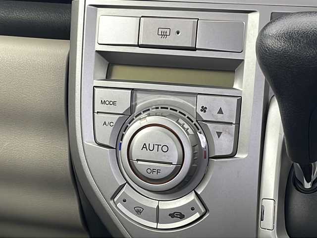 ホンダ ゼスト D 新潟県 2010(平22)年 5.3万km プレミアムホワイトパール 純正オーディオ/（CD/FM/AM)/純正フロアマット/Wエアバッグ/AAC/ドアバイザー/ABS/ 取扱説明書