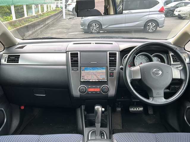 日産 ティーダ 15M 茨城県 2010(平22)年 14.8万km ダークブルー ワンオーナー/純正HDDナビ/AM/FM/CD/DVD/BT/フルセグTV/盗難防止装置/純正フロアマット/純正15インチアルミホイール/ビルトインETC/保証書、取扱説明書