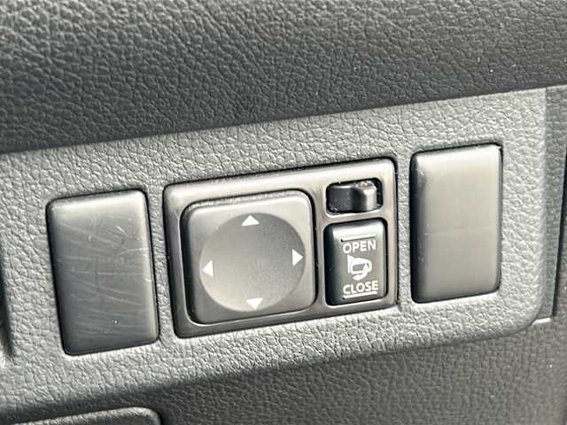 日産 ティーダ 15M 茨城県 2010(平22)年 14.8万km ダークブルー ワンオーナー/純正HDDナビ/AM/FM/CD/DVD/BT/フルセグTV/盗難防止装置/純正フロアマット/純正15インチアルミホイール/ビルトインETC/保証書、取扱説明書